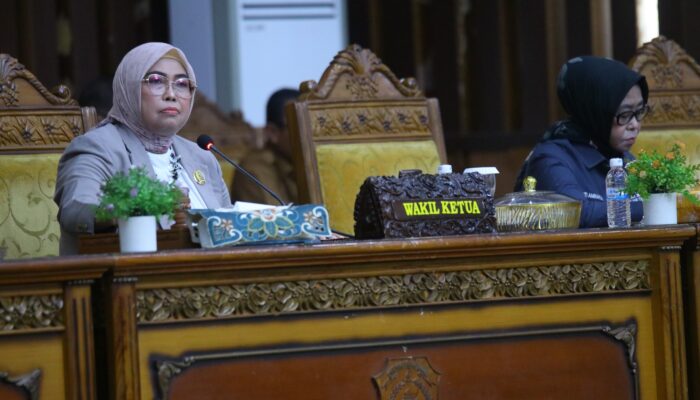 Pandangan Fraksi DPRD, Bahas Ranperda Pertanggungjawaban APBD 2025