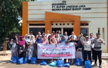 Wujud Nyata CSR, PT Super Unggas Jaya Kembali Ringankan Beban Warga Lewat Bantuan Sembako