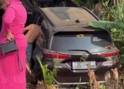 Mobil Bhayangkari Terperosok ke Pinggir jalan di Lambur 1, Polisi Pastikan Laka Tunggal Tanpa Korban Jiwa