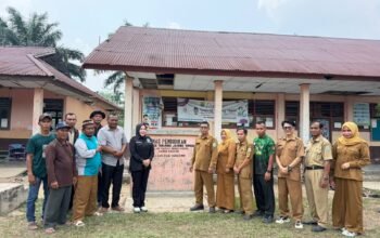 Ketua DPRD  Tanjabtim Turun ke Lapangan,  Cek Sekolah dan Infrastruktur Rusak di Dendang